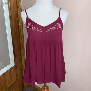 Maroon flowy tank top from Arizona Jean Co.